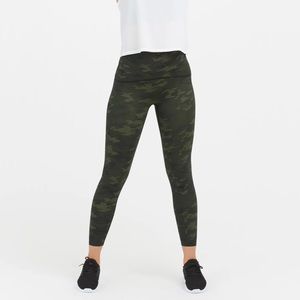 Spanx Booty Boost 7/8 leggings